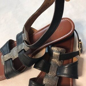 Clark’s Black & Pewter Artisan Leather Ankle Strap Sandals size 9